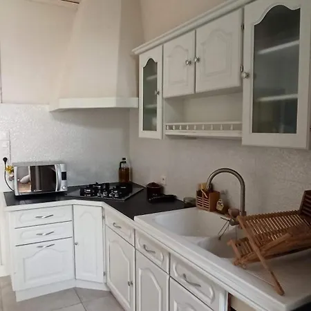 Le Paradis Face Au Marche *