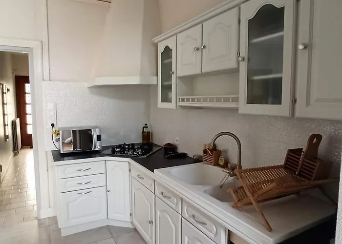 Le Paradis Face Au Marche *